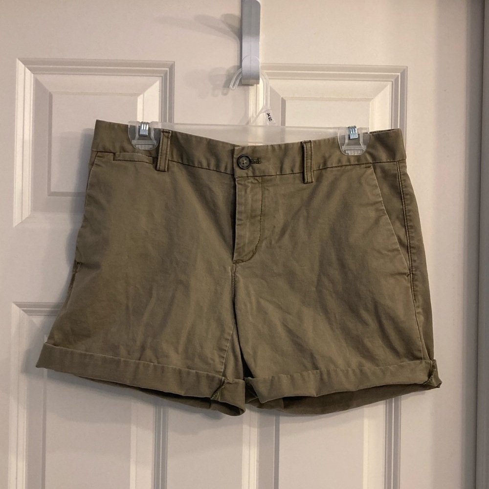 banana republic khaki/olive shorts